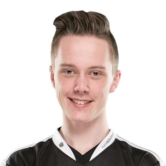 GustavQQ GustavQQ