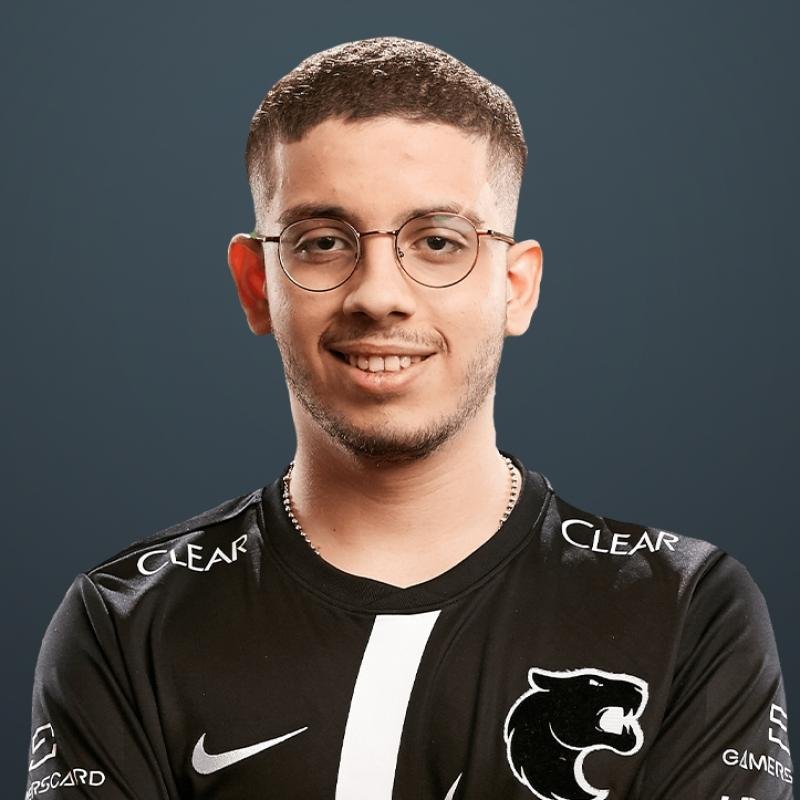 Сколько лет cs2. Kscerato. Ксерато КС го. Хантер CS go. Про игроки КС го.